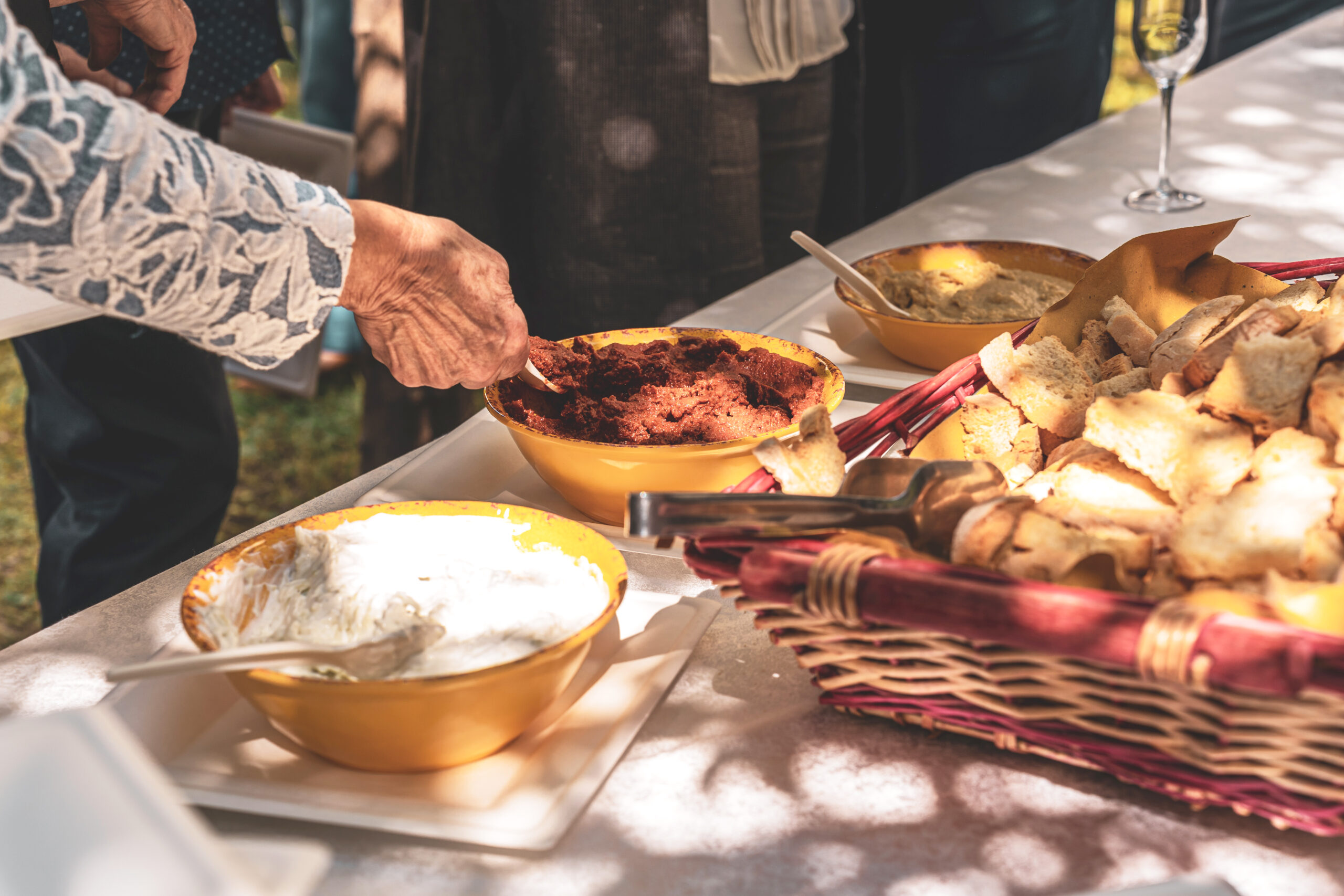 EMMAUS GENOVA - Cooperativa Sociale di Genova che si occupa di inserimento lavorativo di persone svantaggiate, che impiega nei settori della ristorazione, del catering e della cura dell’ambiente